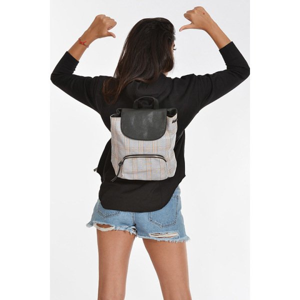 Önde Fermuarlı Cepli Ekoseli Deri Kadın Sırt Çantası - BEJ