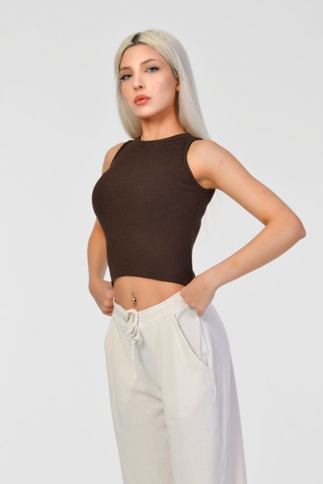 Kaktüs Kaşkorse Kumaş Geniş Bisiklet Yaka Kolsuz Kadın Crop Bluz  - Kahverengi