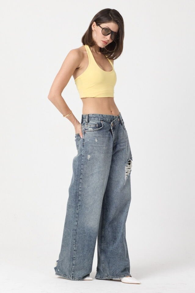 WhatsUp Asimetrik Bel Detaylı Yırtık Geniş Paça Jean Pantolon  - Mavi