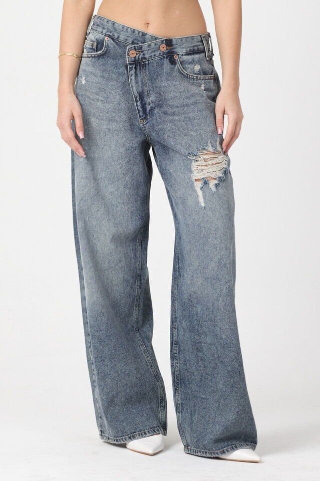 WhatsUp Asimetrik Bel Detaylı Yırtık Geniş Paça Jean Pantolon  - Mavi