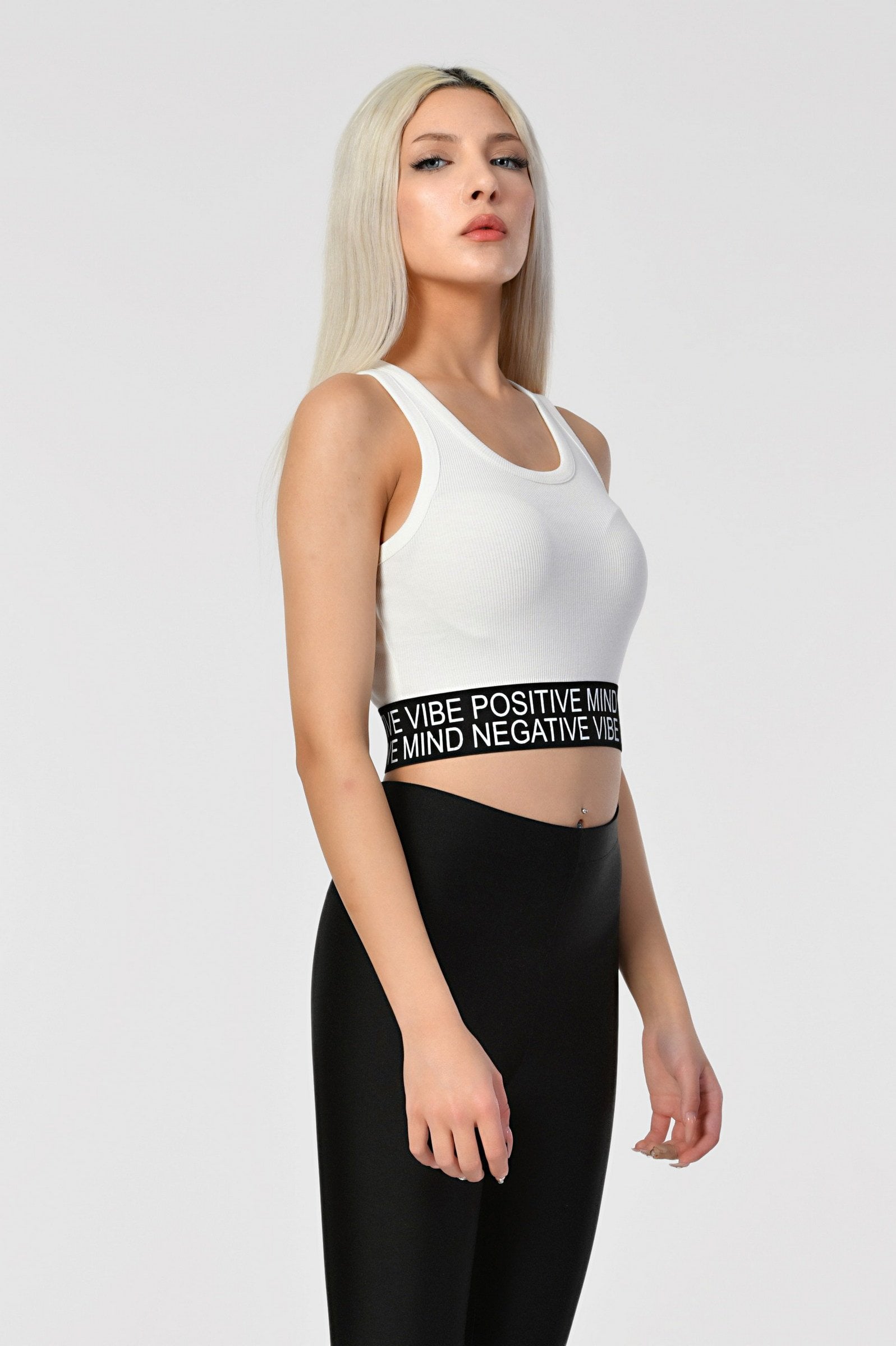 Quzu Lastik Detaylı Crop Top Atlet  - Ekru