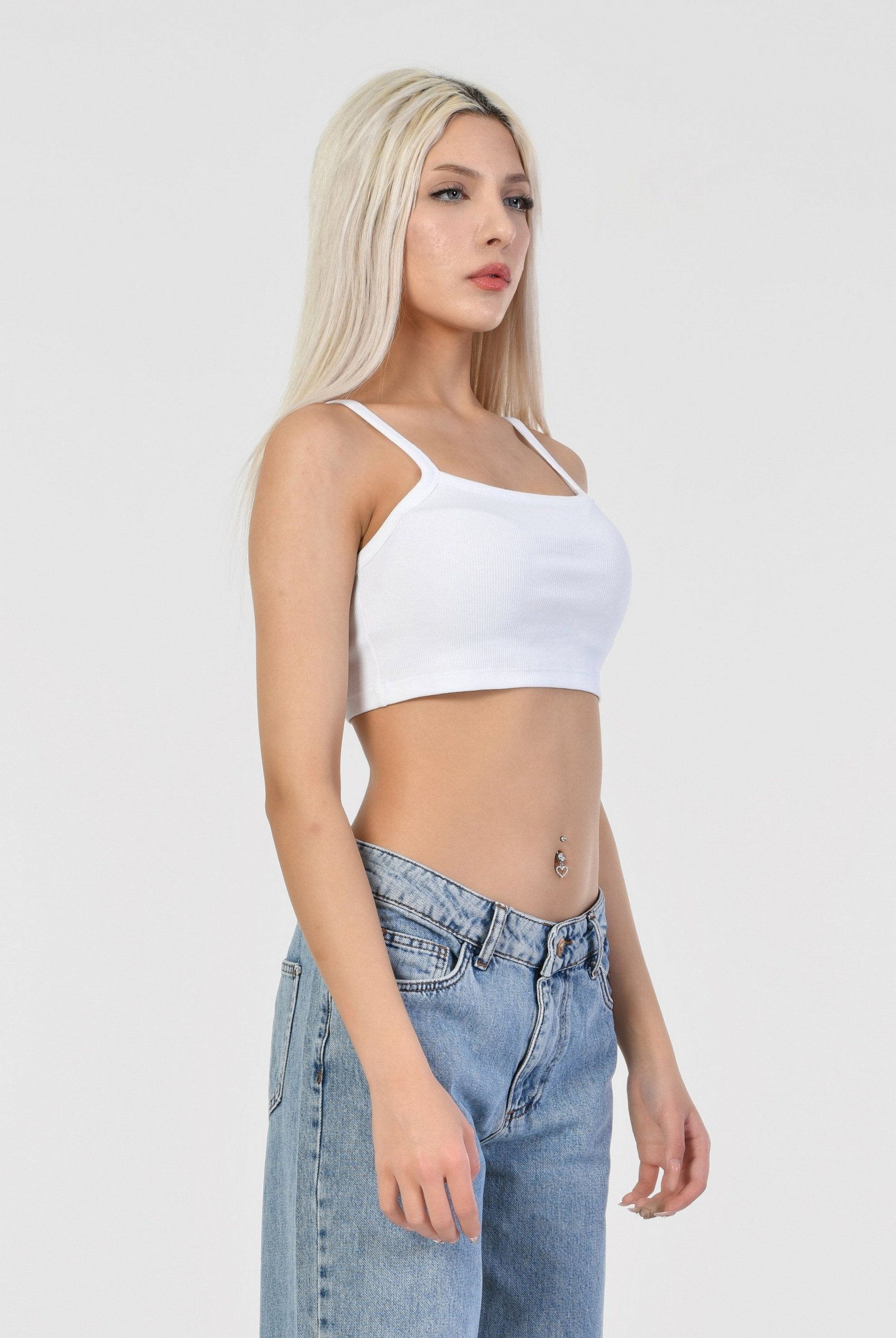 Noori Likralı Kaşkorse İnce Askılı Kadın Crop Top  - Beyaz