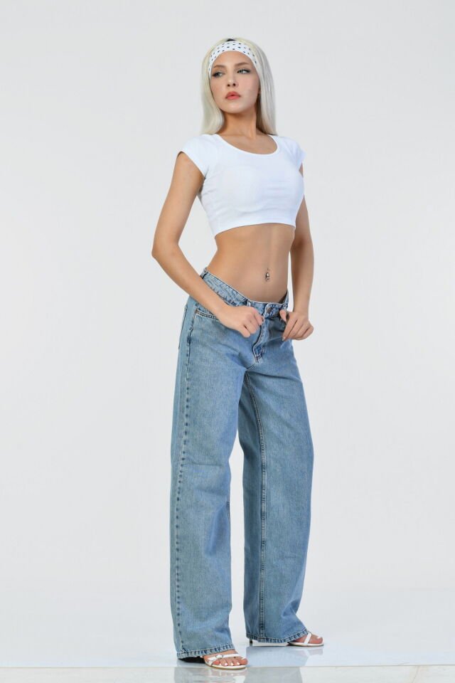 Noori Likralı Kaşkorse Yuvarlak Yaka Kadın Crop Top  - Beyaz