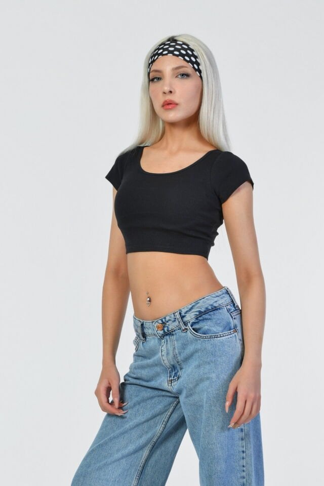 Noori Likralı Kaşkorse Yuvarlak Yaka Kadın Crop Top  - Siyah