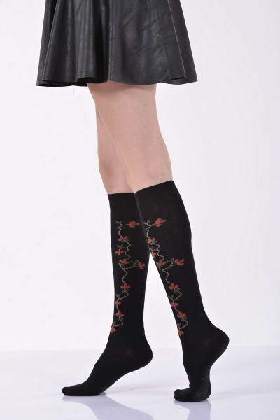 Kadın Yandan Kırmızı Çiçekli Dizaltı Çorabı   - Siyah Tekli Paket
