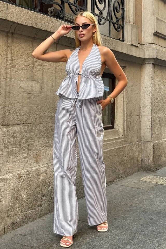 Zechka Çizgili Halter Yaka Bağlamalı Peplum Crop Bluz  - Siyah/Beyaz