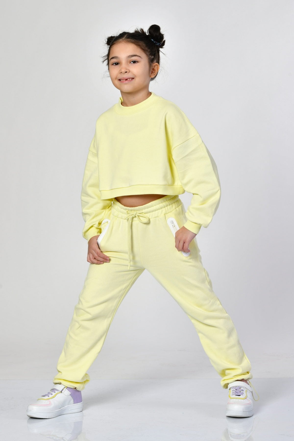 nozomi ishiguro カラフルグラフィティオールインワン スウェット Noori Bisiklet Yaka Crop Kız Çocuk Sweatshirt - Limon Sarısı - Kız