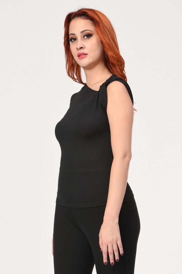 Lefon Tek Kol Burgu Detaylı Bluz  - Siyah