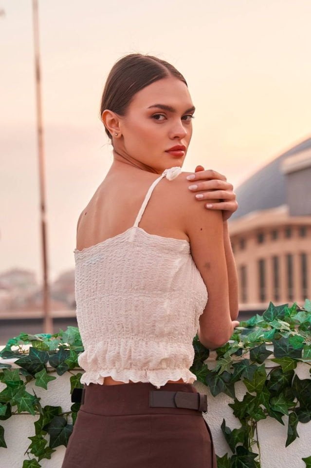 Lefon Gipeli Askılı Crop Atlet  - Beyaz