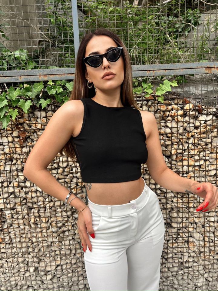 Moda1001 Mistix Sırtı Dantel Puantiye Detaylı Crop  - Siyah