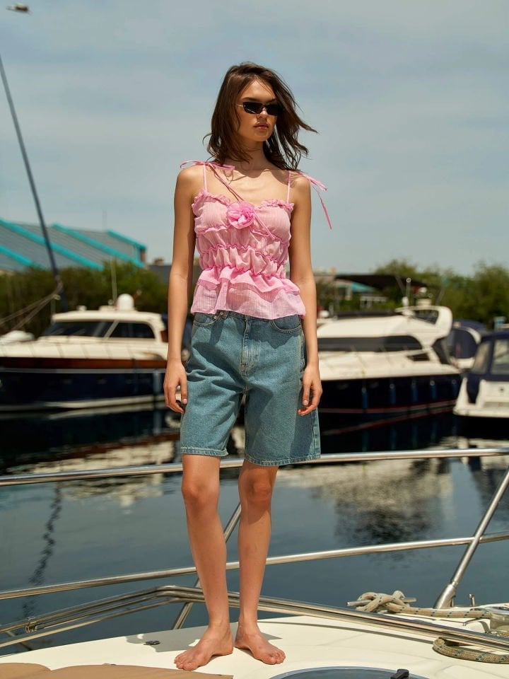 Lefon Gül Detaylı Askılı Bluz  - Pembe