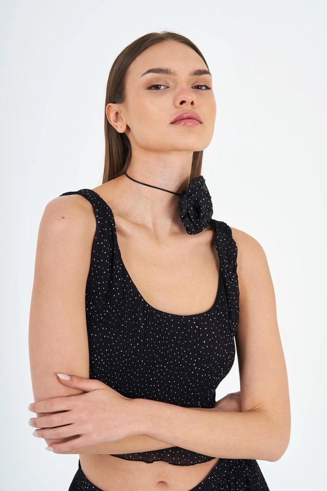 Lefon Gül Detaylı Puantiyeli Şifon Bluz  - Siyah