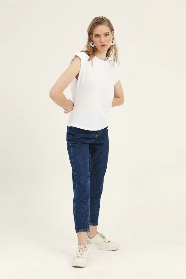 Quzu Vatkalı Kolsuz Tişört  - Beyaz