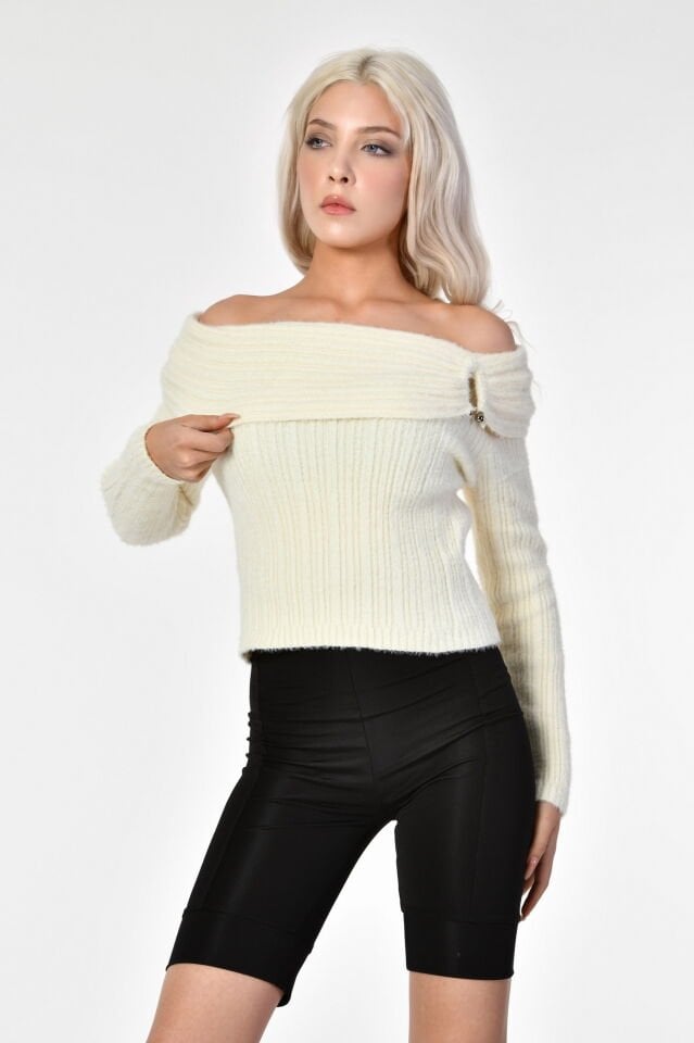 Lefon Madonna Yaka Demir Detaylı Kazak  - Krem