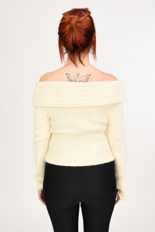 Lefon Madonna Yaka Demir Detaylı Kazak  - Krem