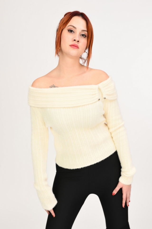 Lefon Madonna Yaka Demir Detaylı Kazak  - Krem