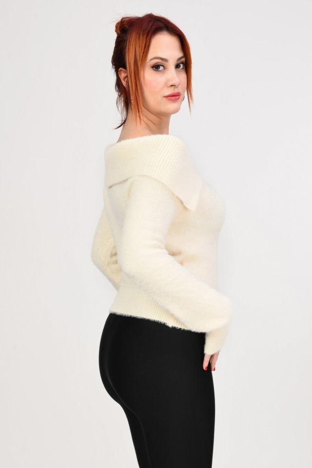 Lefon Devrik Yaka Peluş Kazak  - Krem