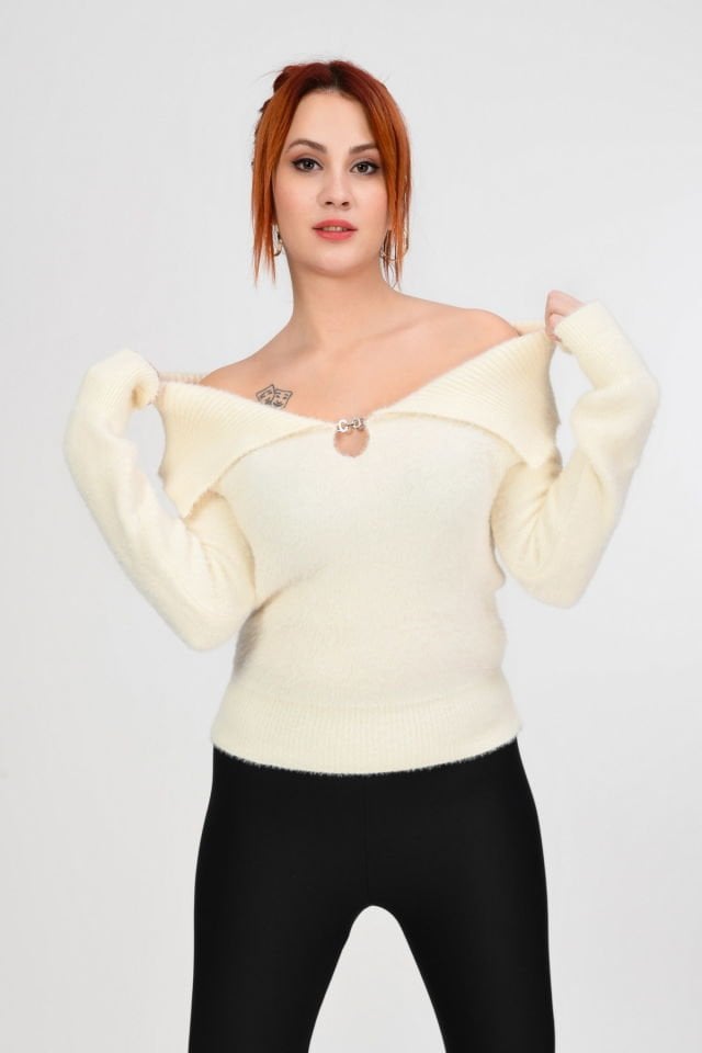 Lefon Devrik Yaka Peluş Kazak  - Krem