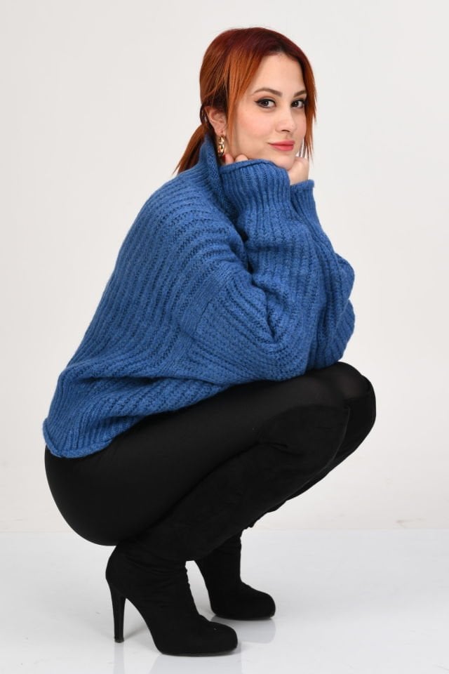 Quzu Örgü Detaylı Kalın Boğazlı Kazak  - Mavi
