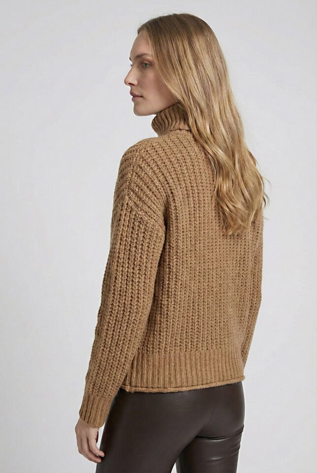 Quzu Örgü Detaylı Kalın Boğazlı Kazak  - Vizon