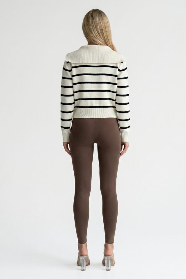 Quzu Yakası Fermuarlı Çizgili Triko Kazak  - Beyaz